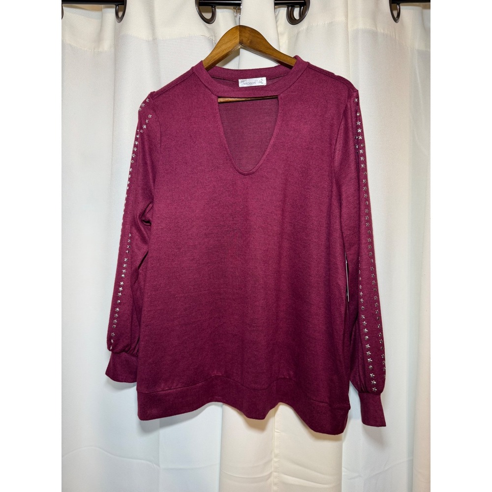 89th + Madison Women's 1X Embellished Sleeve Keyhole Sweater Knit Top Berry NWT